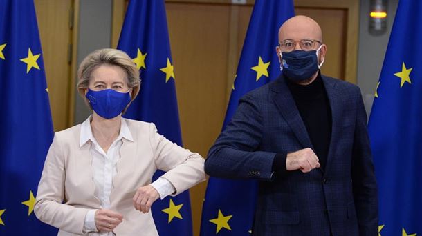 Von der Leyen eta Michel, sinaduraren ostean. Argazkia: Efe