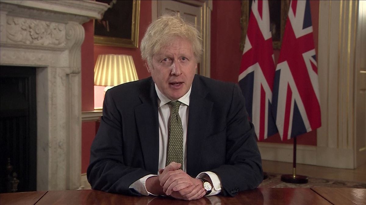 Boris Johnson se dirige a los británicos.