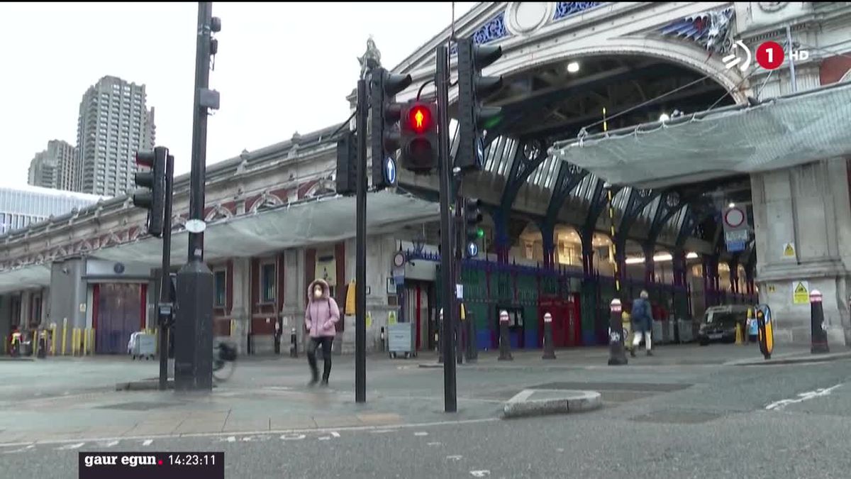 Londres, gaur goizean. Agentzietako bideo batetik ateratako irudia.