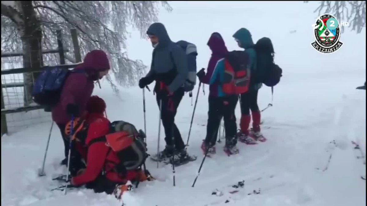 Rescate en el Gorbea. Imagen obtenida de un vídeo de ETB.