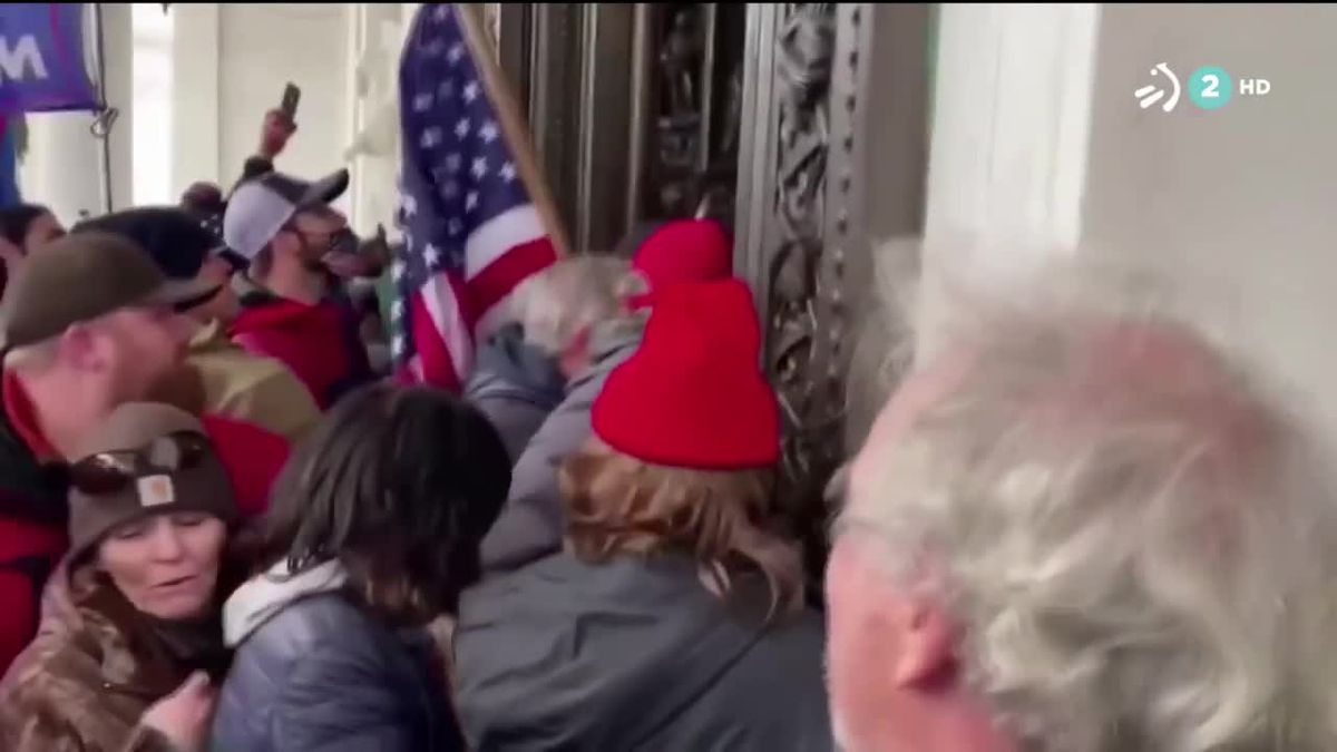 Asalto al Capitolio. Imagen obtenida de un vídeo de ETB.