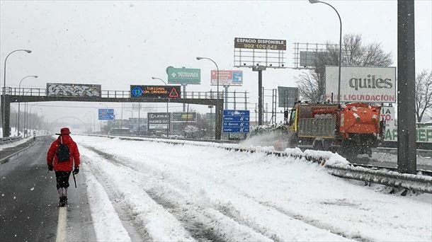 Carretera nevada en Madrid. Foto: EFE