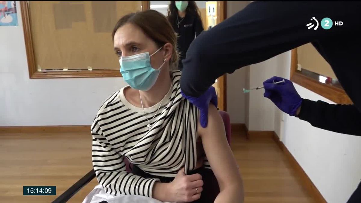 Arranca la vacunación de sanitarios en Navarra. Imagen obtenida de un vídeo de EiTB Media.