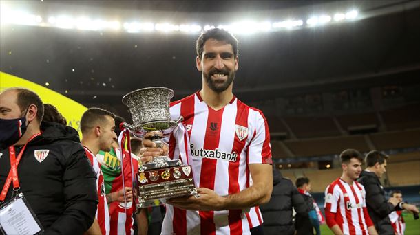 Raúl García: "Uno de mis objetivos era ganar títulos con el Athletic"