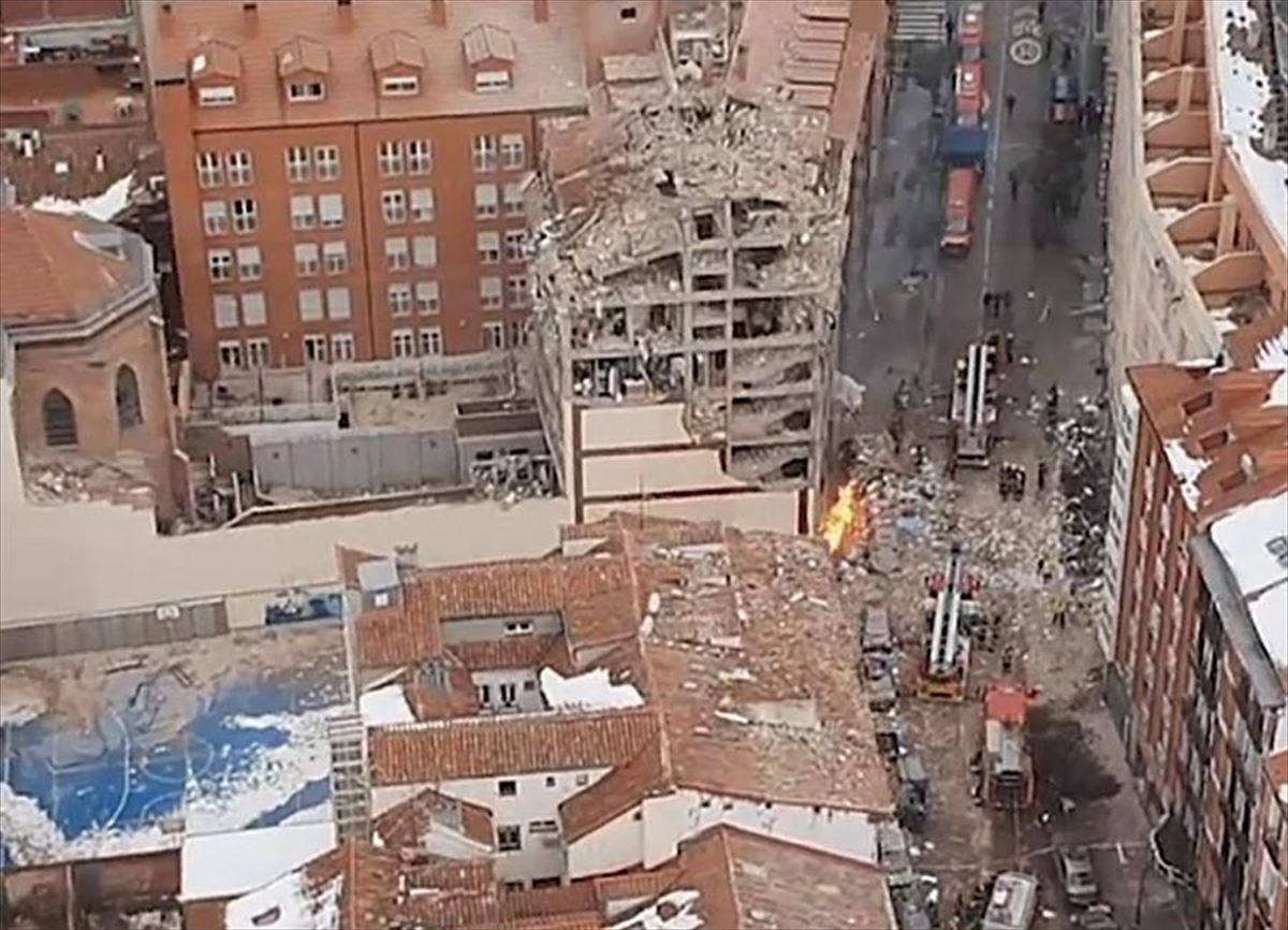 Vista aérea de la calle Toledo en Madrid, tras la explosión de gas