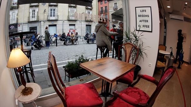 El interior de un bar en Pamplona, vacío. 