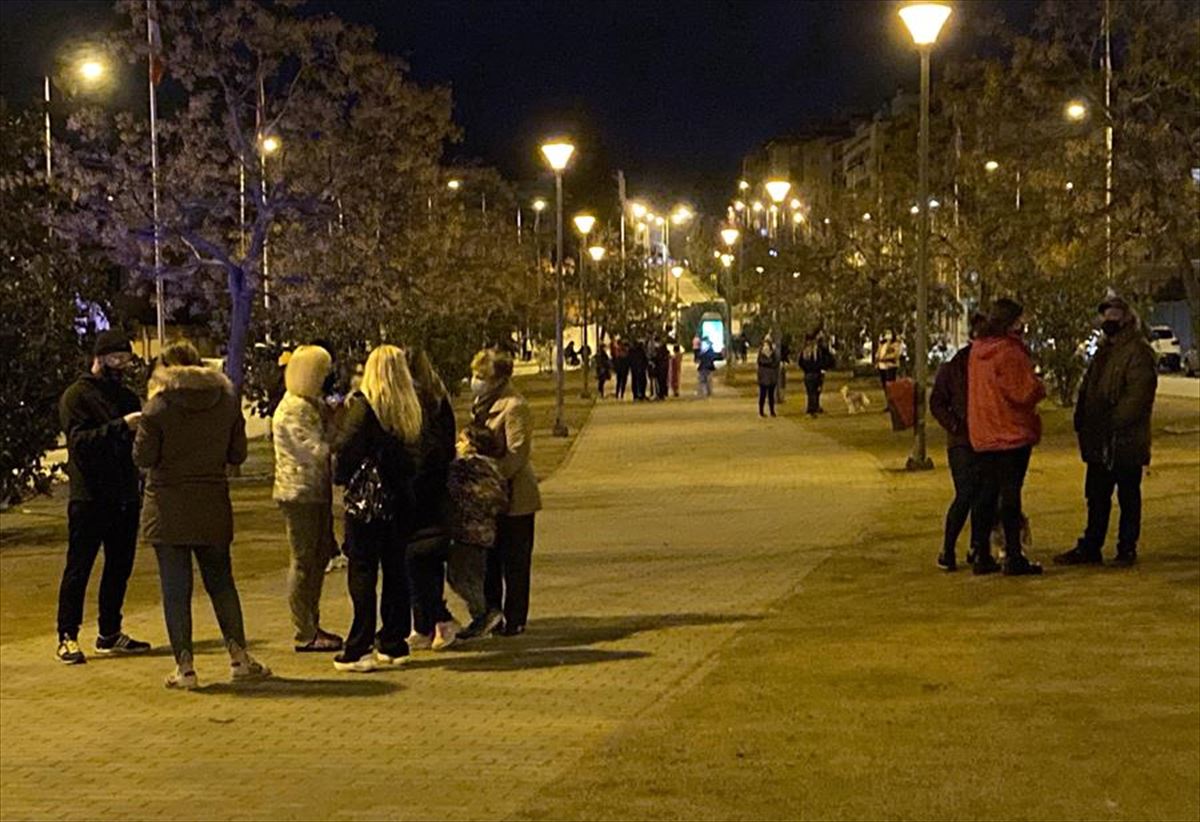 Vecinos han salido a la calle en Granada tras varios terremotos de magnitud superior a 4