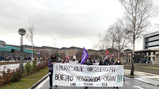 Imagen de una protesta en Lakua (Gasteiz), en 2021. Foto: @LABsindikatua