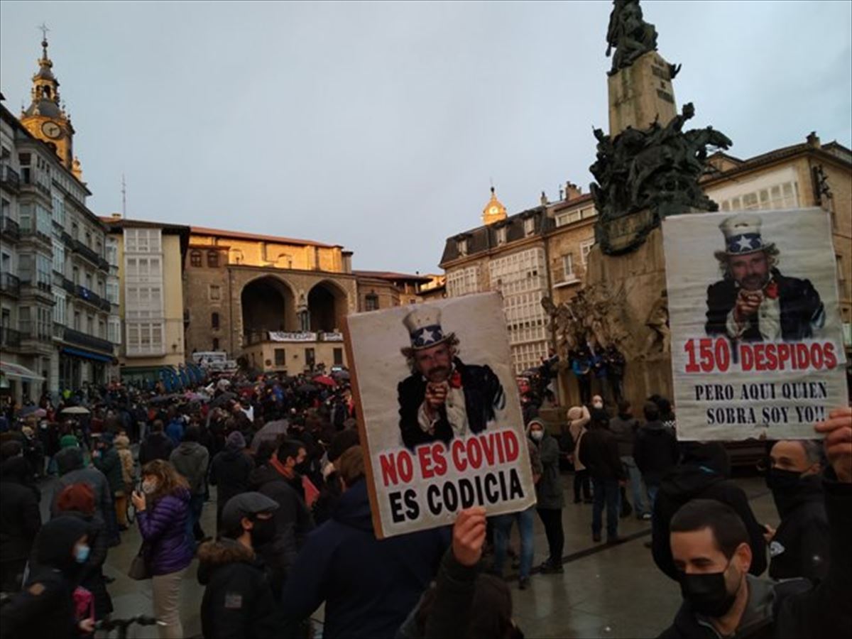 Protesta Andre Maria Zuriaren plazan. Argazkia: LAB