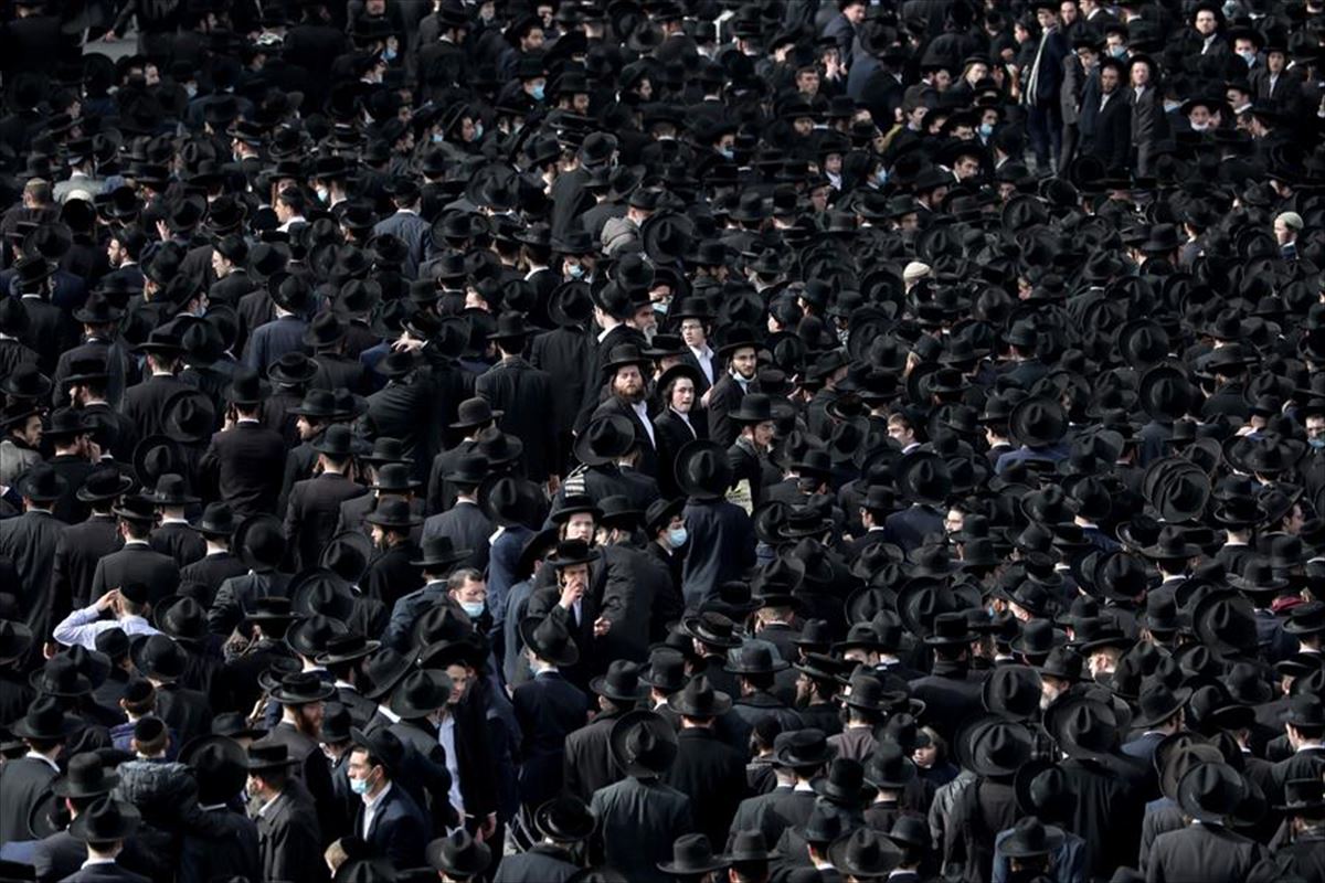 Funeral de un rabino. Foto: EFE
