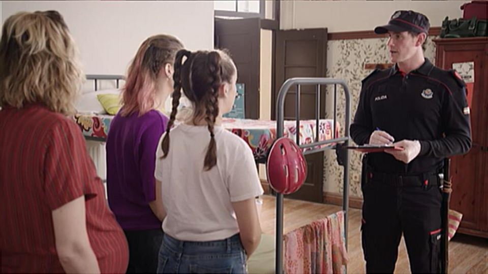 Garazi eta June Ertzaintzarekin