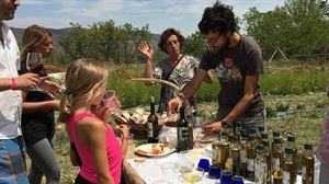 Lurreko aromáticas, la apuesta de un joven baracaldés en tierras de La Rioja