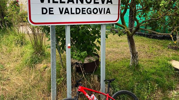 Parte del concejo de Villanueva para rematar 57'5 kilómetros de recorrido circular.