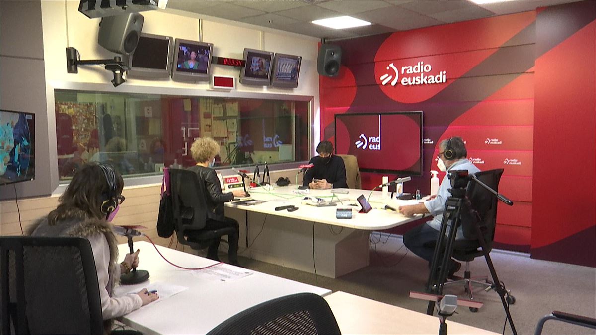 Radio Euskadiko 'Parlamento en las Ondas' saioko eztabaida.