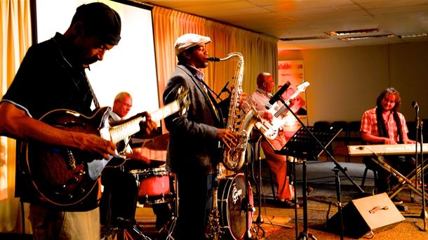 El jazz de Ciudad del Cabo y artistas euskaldunes en concierto