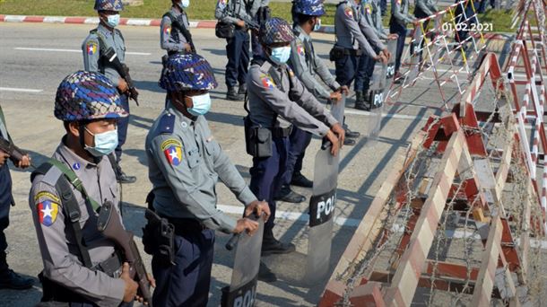 Imagen de los militares que participan en el golpe de Estado en Myanmar (Foto: EITB)