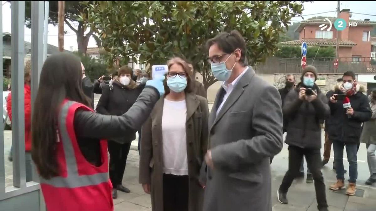 Illa, en el colegio electoral. Imagen de un vídeo de EITB Media