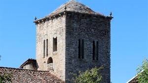 La torre-campanario del concejo de Legarda, única del románico del territorio
