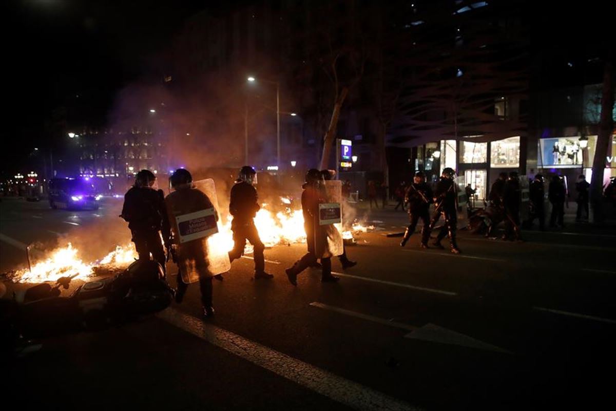 Incidentes en Barcelona tras la manifestación en apoyo a Pablo Hasel.