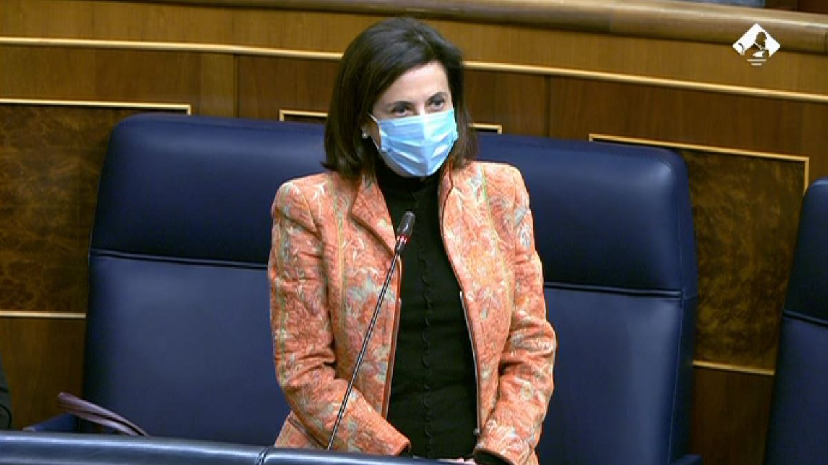 Margarita Robles interviniendo hoy en la sesión de control en el Congreso de los Diputados