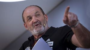 Juanito Oiarzabal recibe el alta tras pasar diez días hospitalizado 