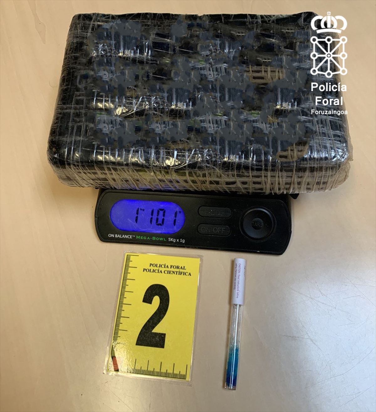 El paquete de cocaína encontrado por la policía.