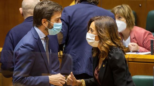 La consejera Olatz Garamendi en el pleno de control del Parlamento Vasco. Foto: EFE