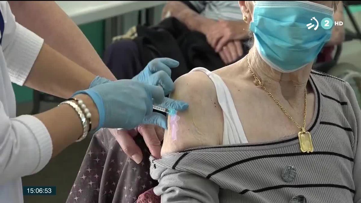 Vacunación en Euskadi. Imagen obtenida de un vídeo de ETB.