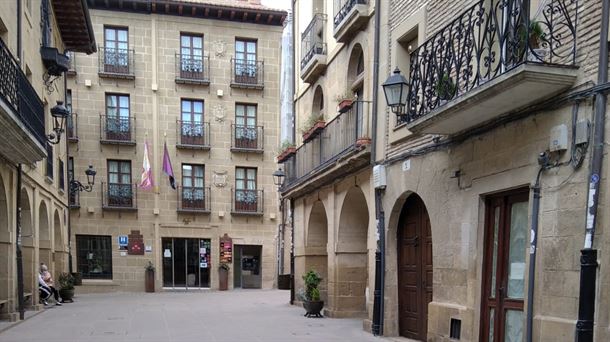 Tiendas, hostelería y servicios turísticos de Laguardia pidel el fin de cierre perimetral.