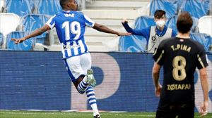 La Real se desquita con un Alavés que mira con temor hacia abajo (4-0)