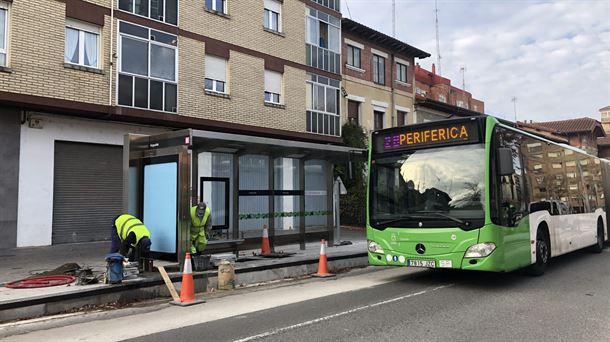 Cambio de marquesinas para el BEI en el paseo de la Zumaquera.