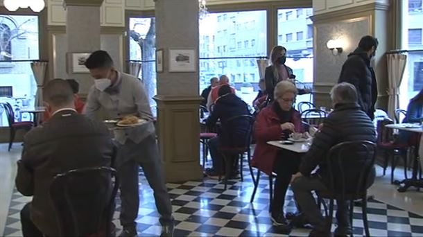 Un bar de Navarra. Imagen obtenida de un vídeo de EiTB Media.