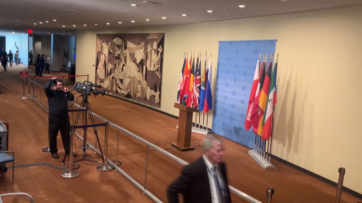 Tapiz del 'Guernica' en la ONU. Imagen obtenida de un vídeo de ETB.