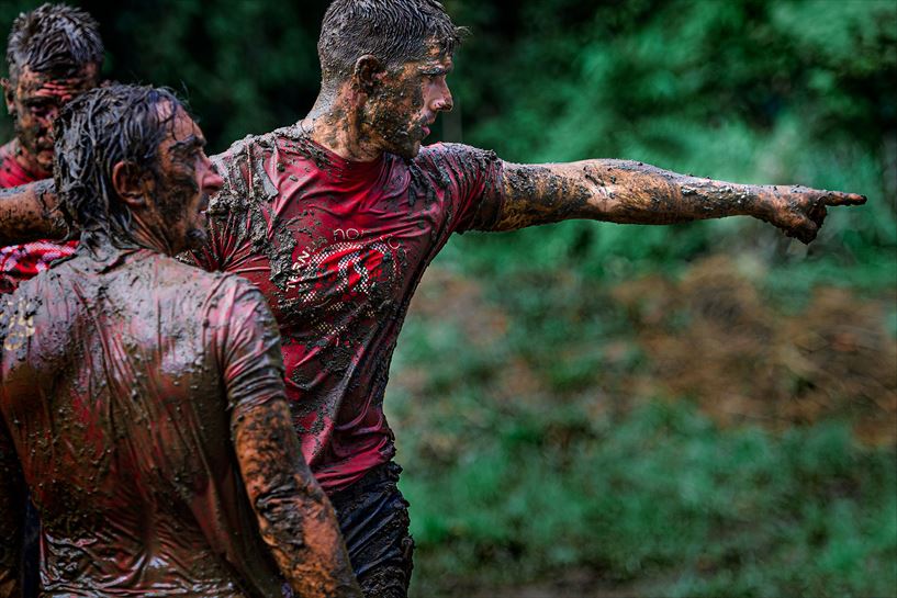 Beko dando explicaciones a Oskar