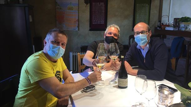 Tim Atkin designa “Viticultor 2021” a Carlos Fernández (Bodegas “Tierra”)