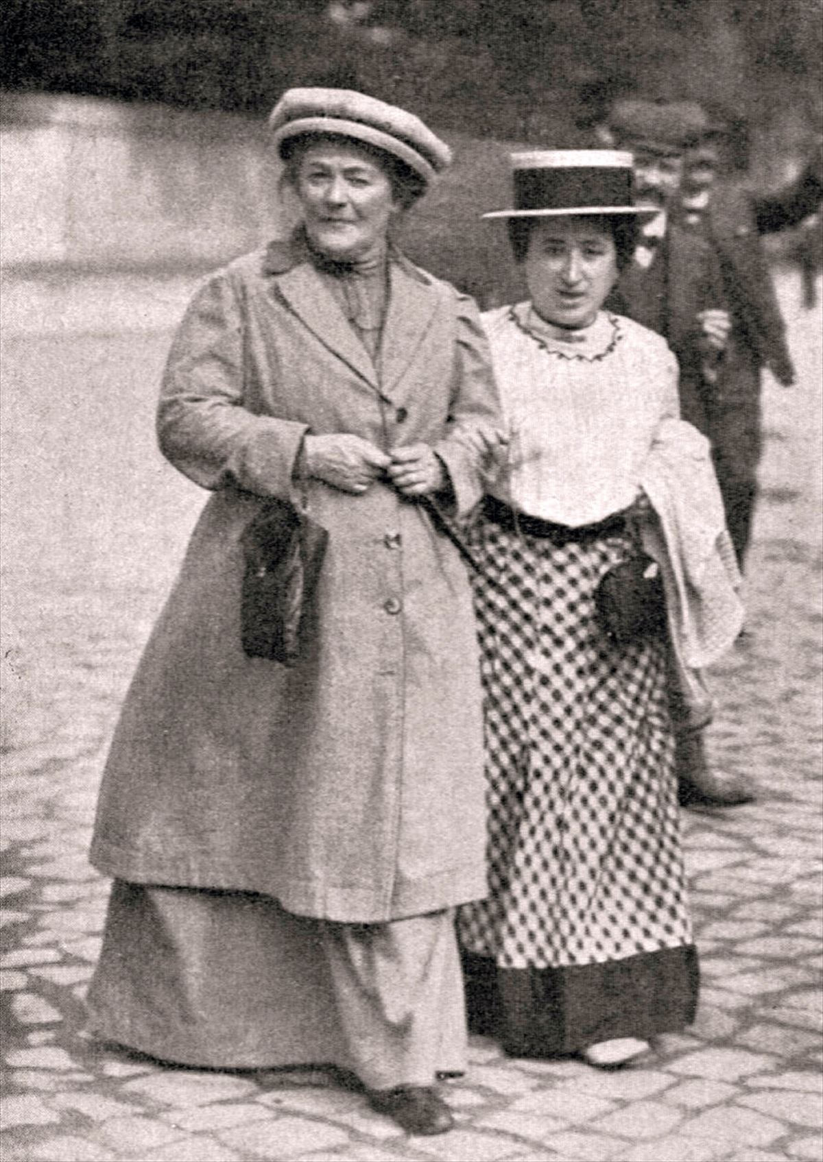 Clara Zetkin eta Rosa Louxembourg, 1910.
