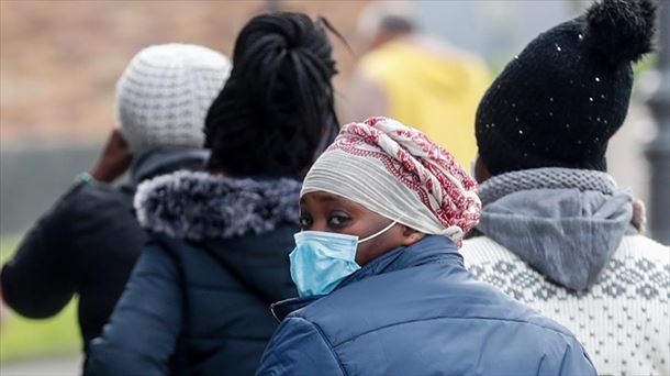 Migrantes en Irun. Foto: Efe