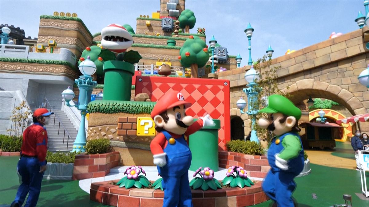 Mario y Luigi dan la bienvenida a los visitantes