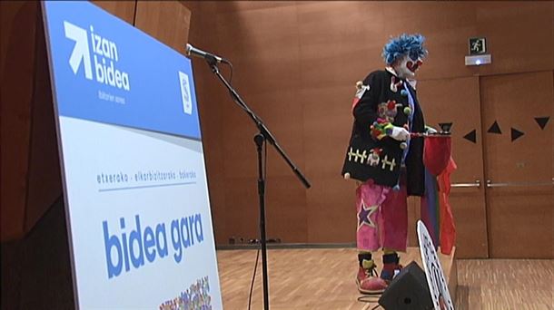 El payaso Porrotx ha participado en el acto de Bilbao.