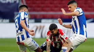 El Alavés pone en aprietos al líder pero acaba perdiendo (1-0)