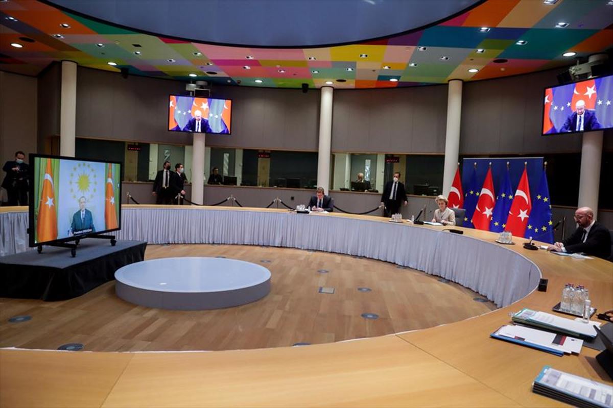 La Unión Europea comienza a dar pasos para encauzar la relación con Turquía