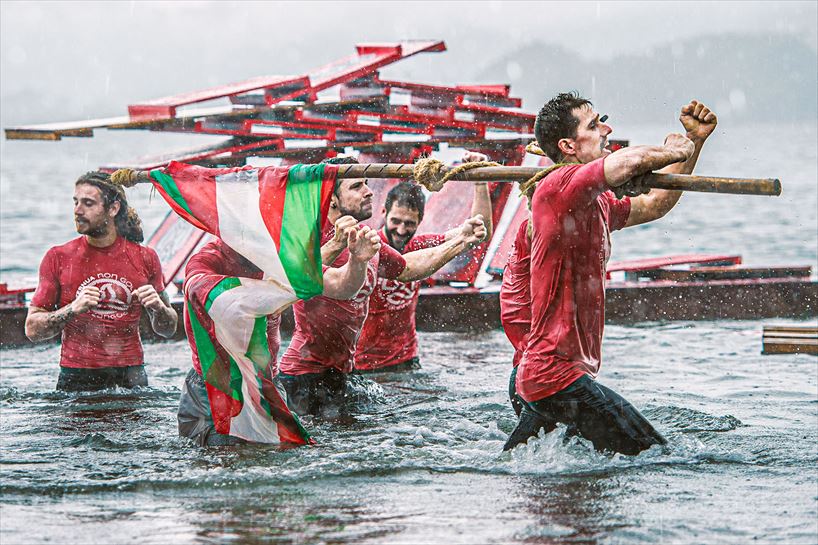 Beko, ikurrina sorbaldan duela