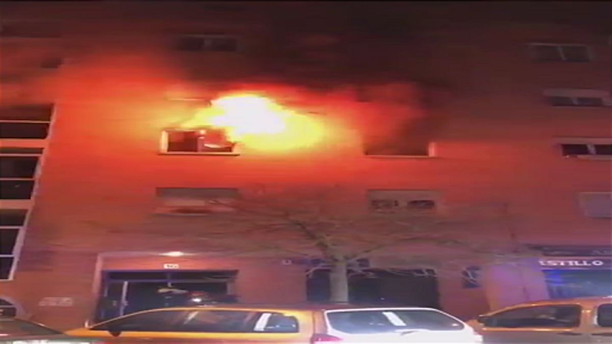Imagen del incendio capturado de un vídeo de la Policía municipal de Pamplona.
