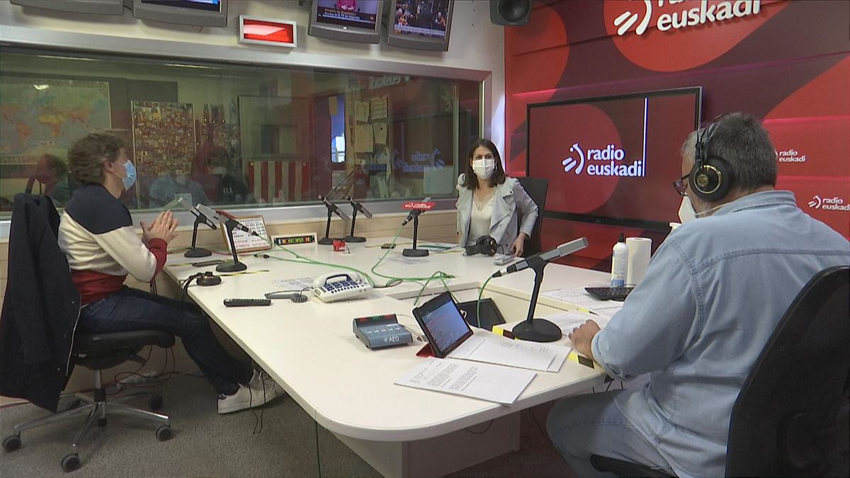 Radio Euskadiko 'Parlamento en las Ondas' saioa.