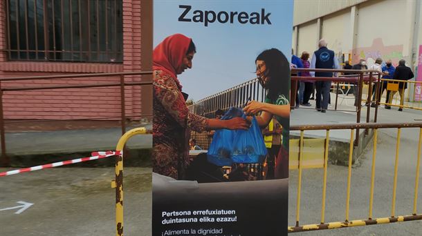 Gran recogida de leche para enviar a los refugiados en Lesbos gracias a Zaporeak
