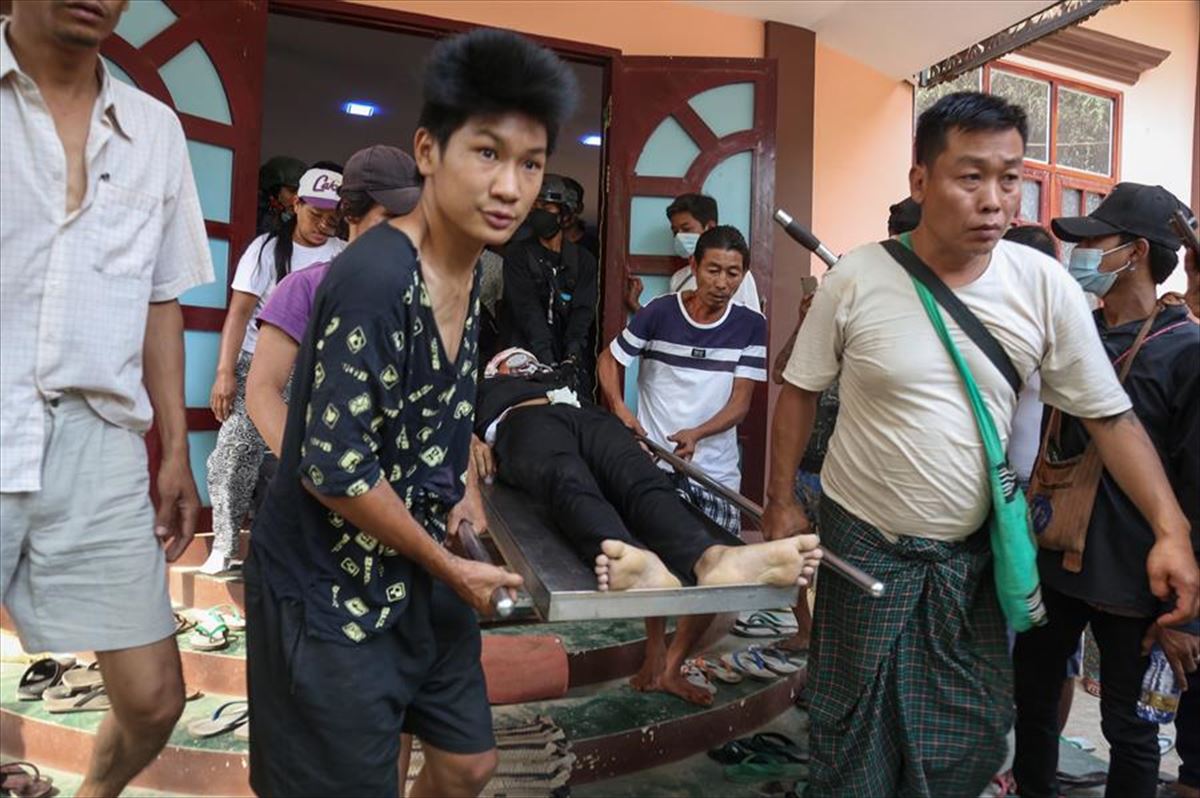 Herio en las protestas de Myanmar. Foto: EFE