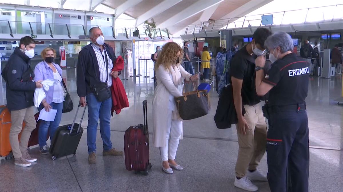 Aeropuerto de Bilbao. Imagen obtenida de un vídeo de ETB.