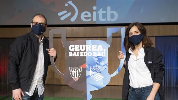 Los periodistas de Euskadi Irratia Haritz Gallastegi y Maitane Urbieta 