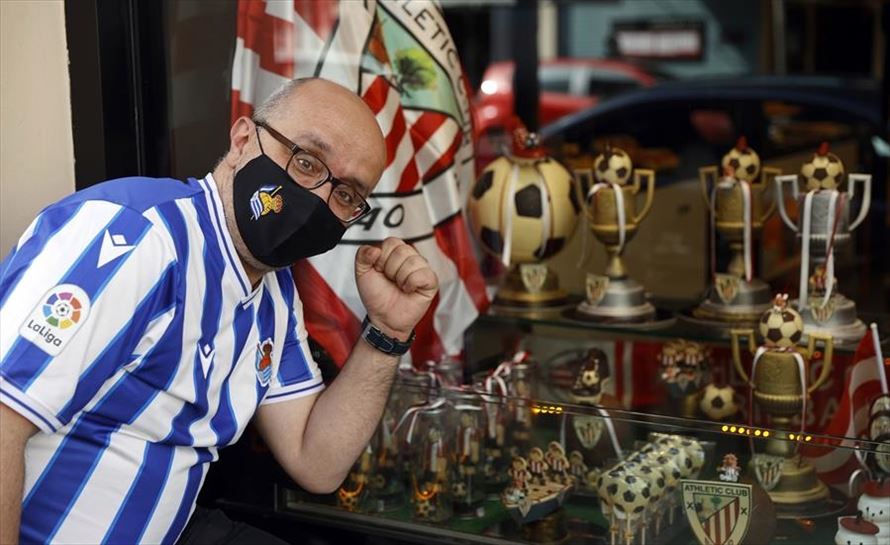 Zale txuri-urdina, Bilbon. EFE