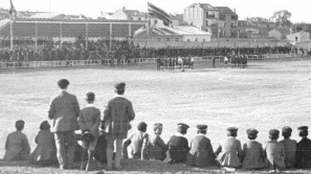 Espetadores en la final de 1927                                                                     